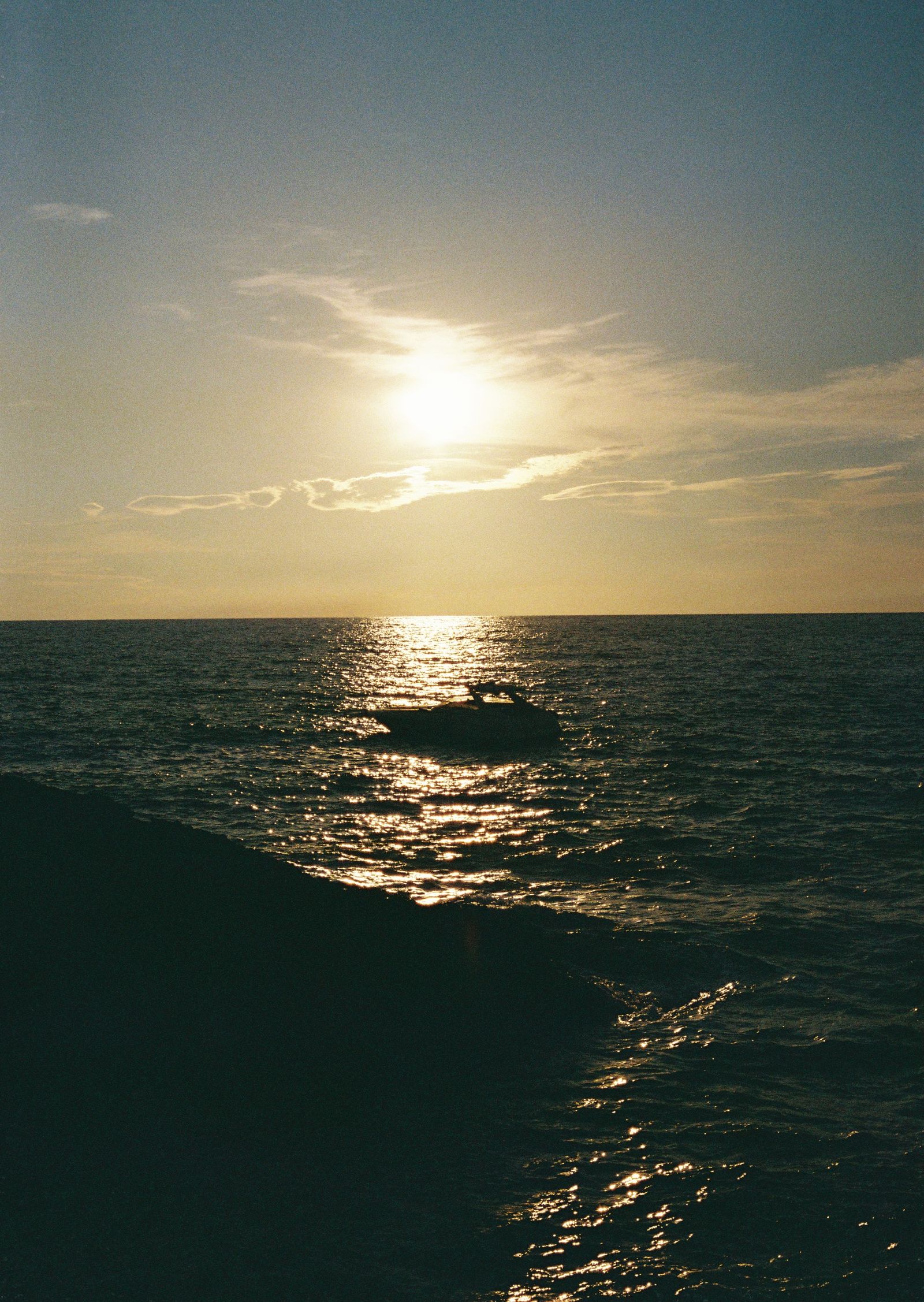 Atardecer en el mar